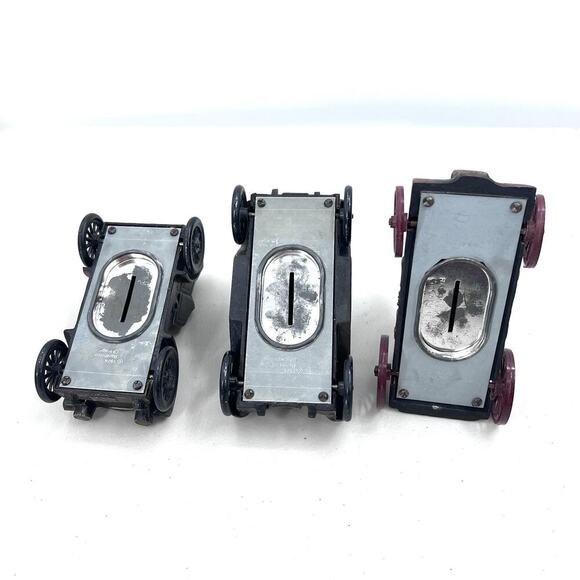 Lot Of 3 Vintage Banthrico Steam Train, Chevy, Oldsmobile Metal Coin Banks - Picture 8 of 13